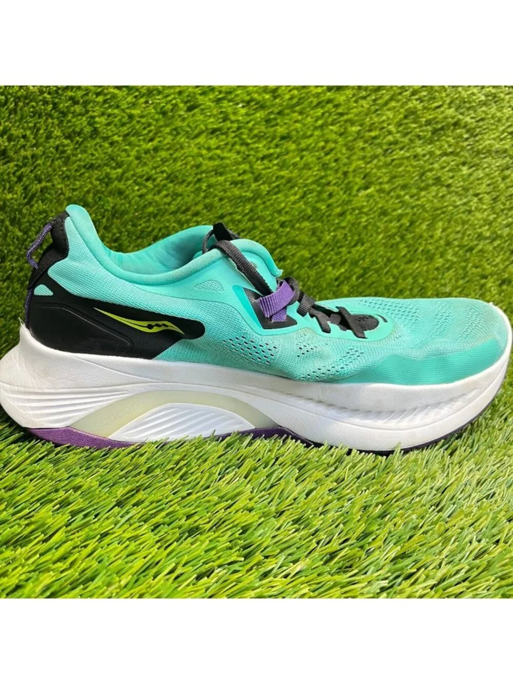 Saucony Guide 15 Womens Size 10 Green Black Athletic Running Shoes Sneakers
